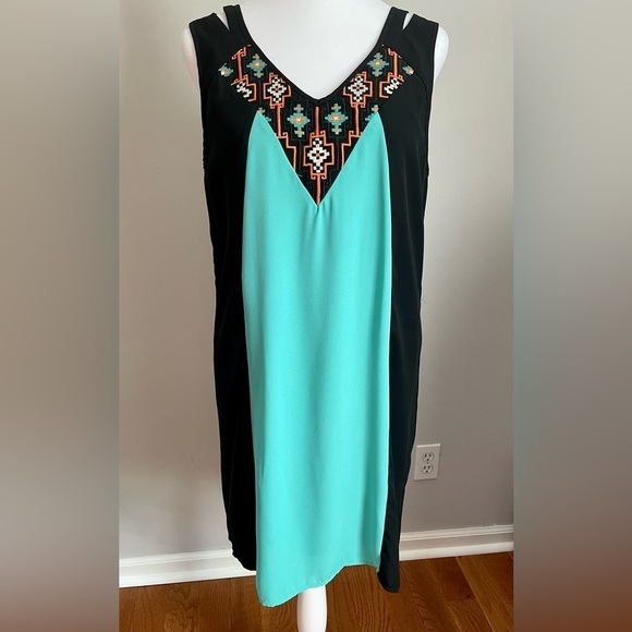 THML Dresses & Skirts - THML Dress Size Medium|Turquoise and Black with embroidery| V Neck|Lined